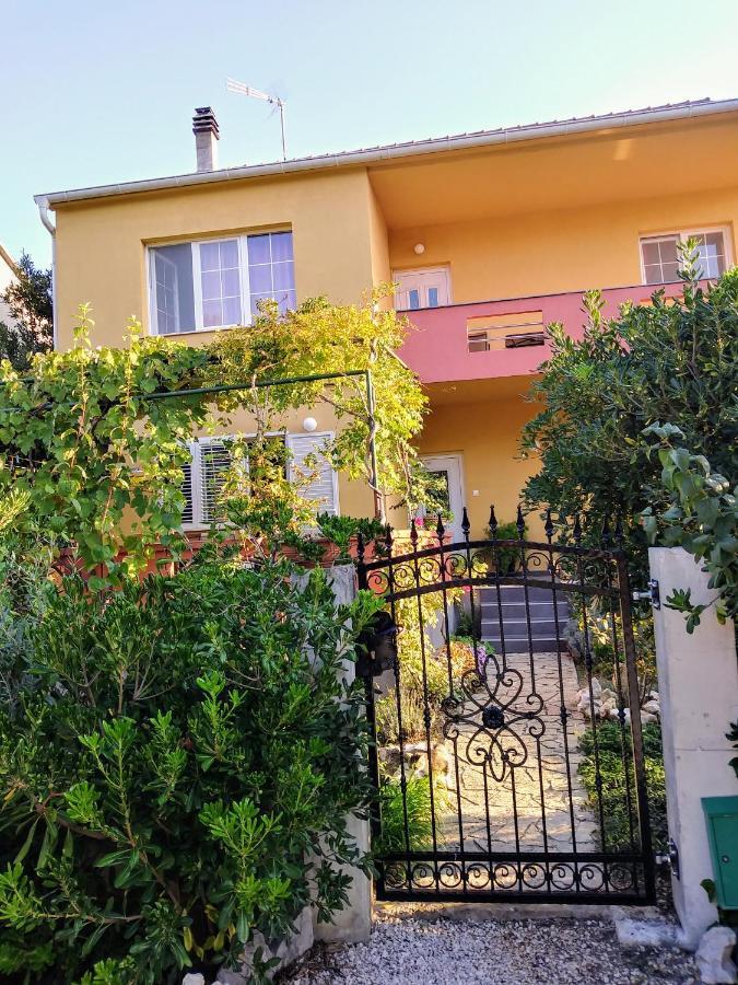 ביוגראד נה מורו Apartments Mira מראה חיצוני תמונה