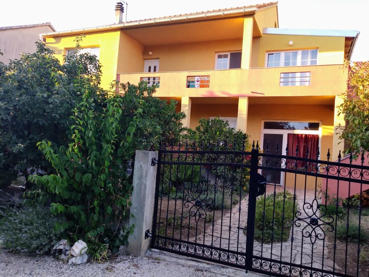 ביוגראד נה מורו Apartments Mira מראה חיצוני תמונה