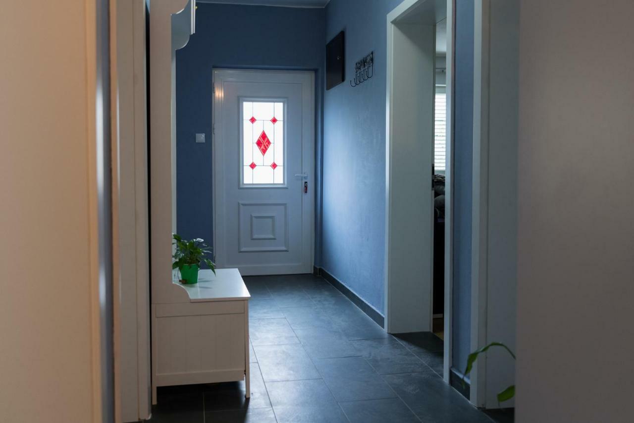 ביוגראד נה מורו Apartments Mira מראה חיצוני תמונה
