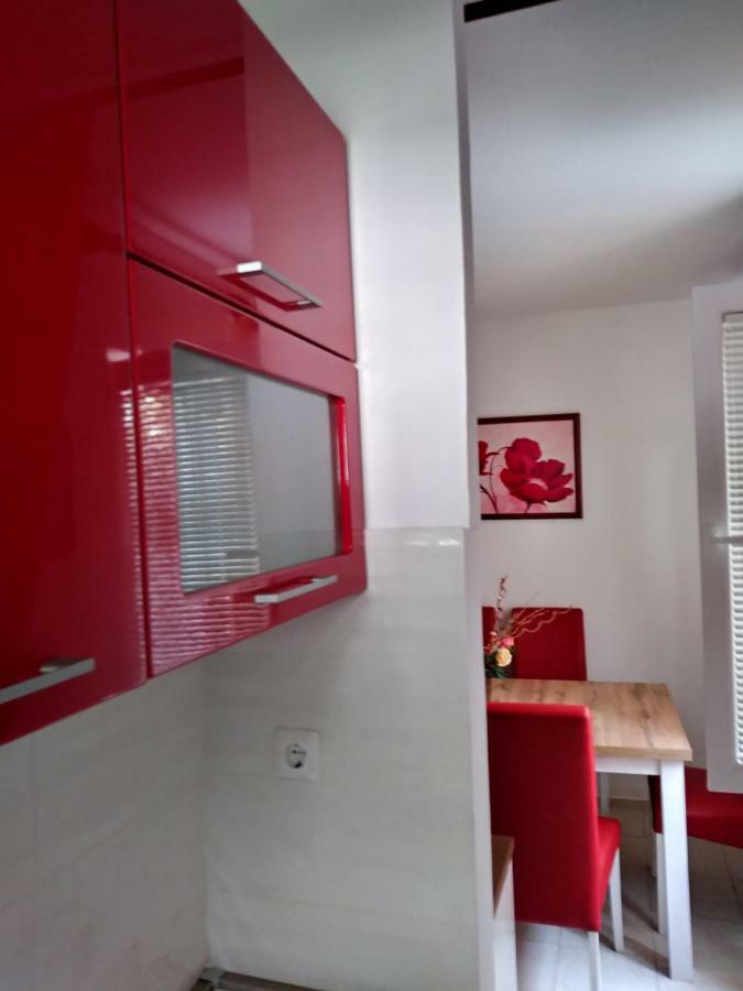 ביוגראד נה מורו Apartments Mira מראה חיצוני תמונה