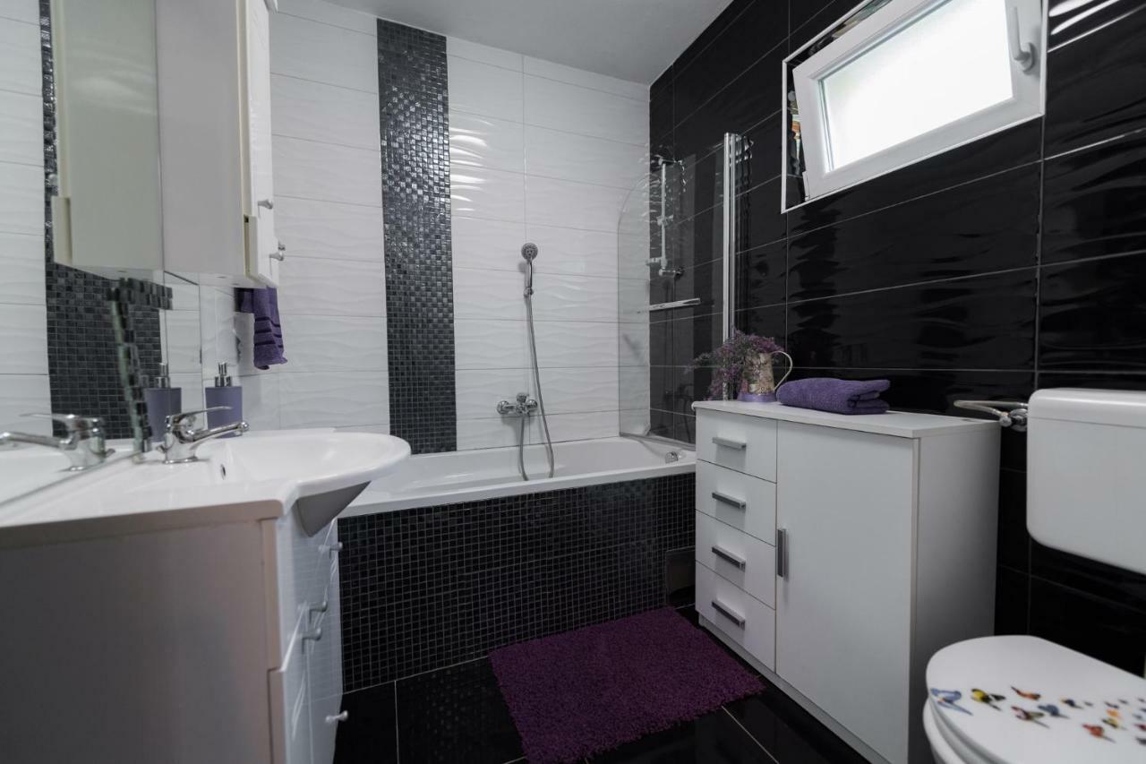 ביוגראד נה מורו Apartments Mira מראה חיצוני תמונה